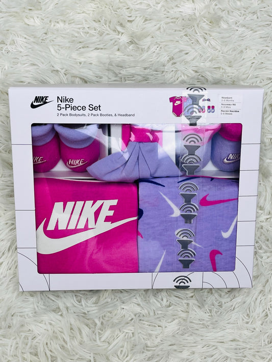 Set 5 piezas NIKE 0-6 meses