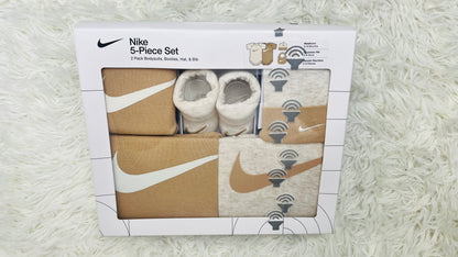 Set 5 piezas Nike 0-6 meses